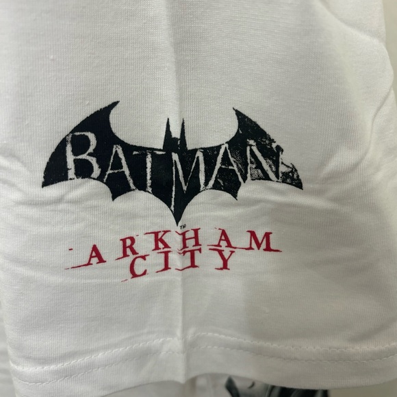 New in Box Collectable BATMAN Arkham City Print T-Shirt Size Large - Picture 8 of 11